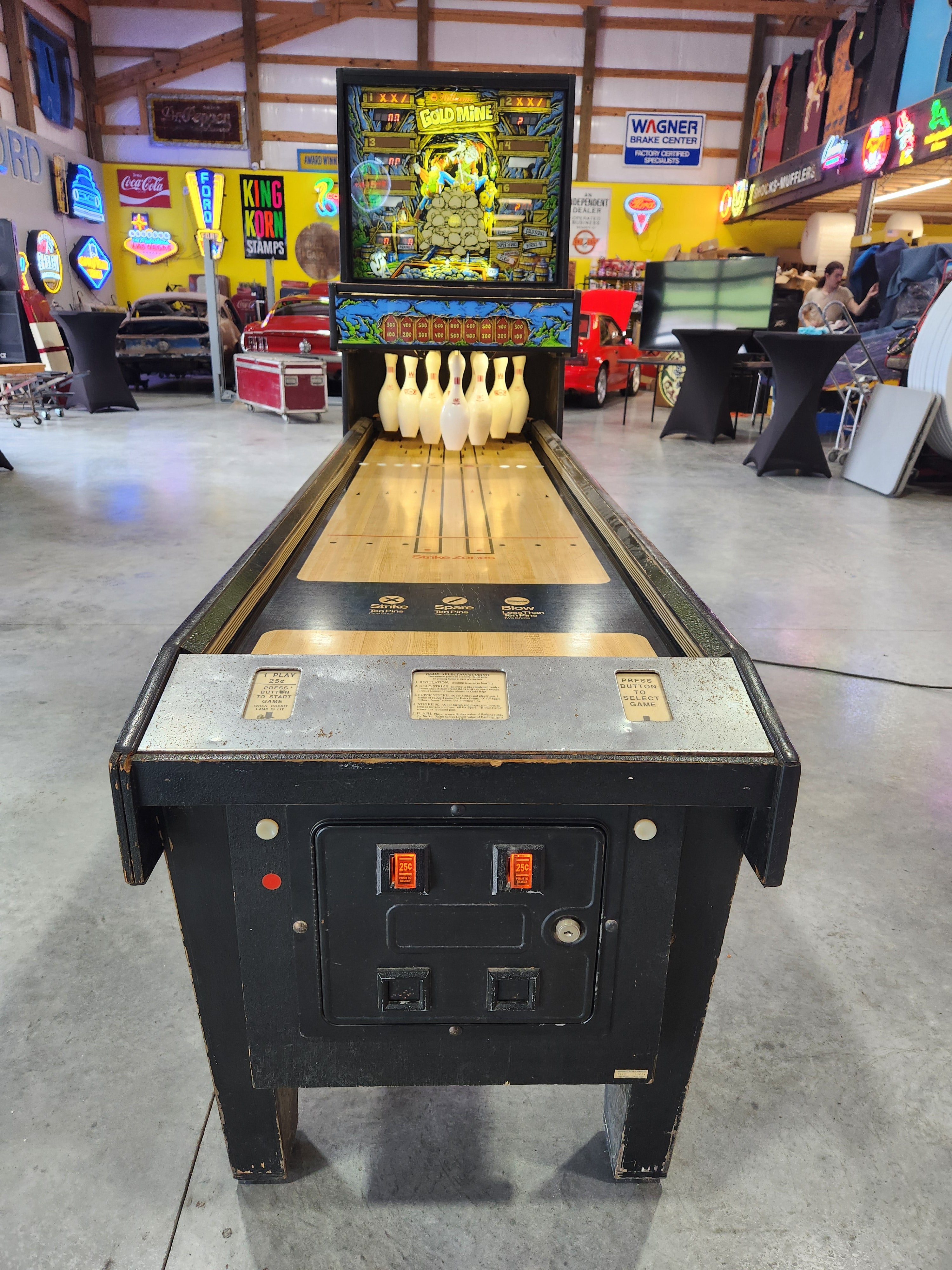 GOLD MINE - 1988 Williams Shuffle Alley Puck Bowler Machine