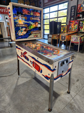 SPACE MISSION - 1976 Williams EM Pinball Machine - Shopped and Working 100%