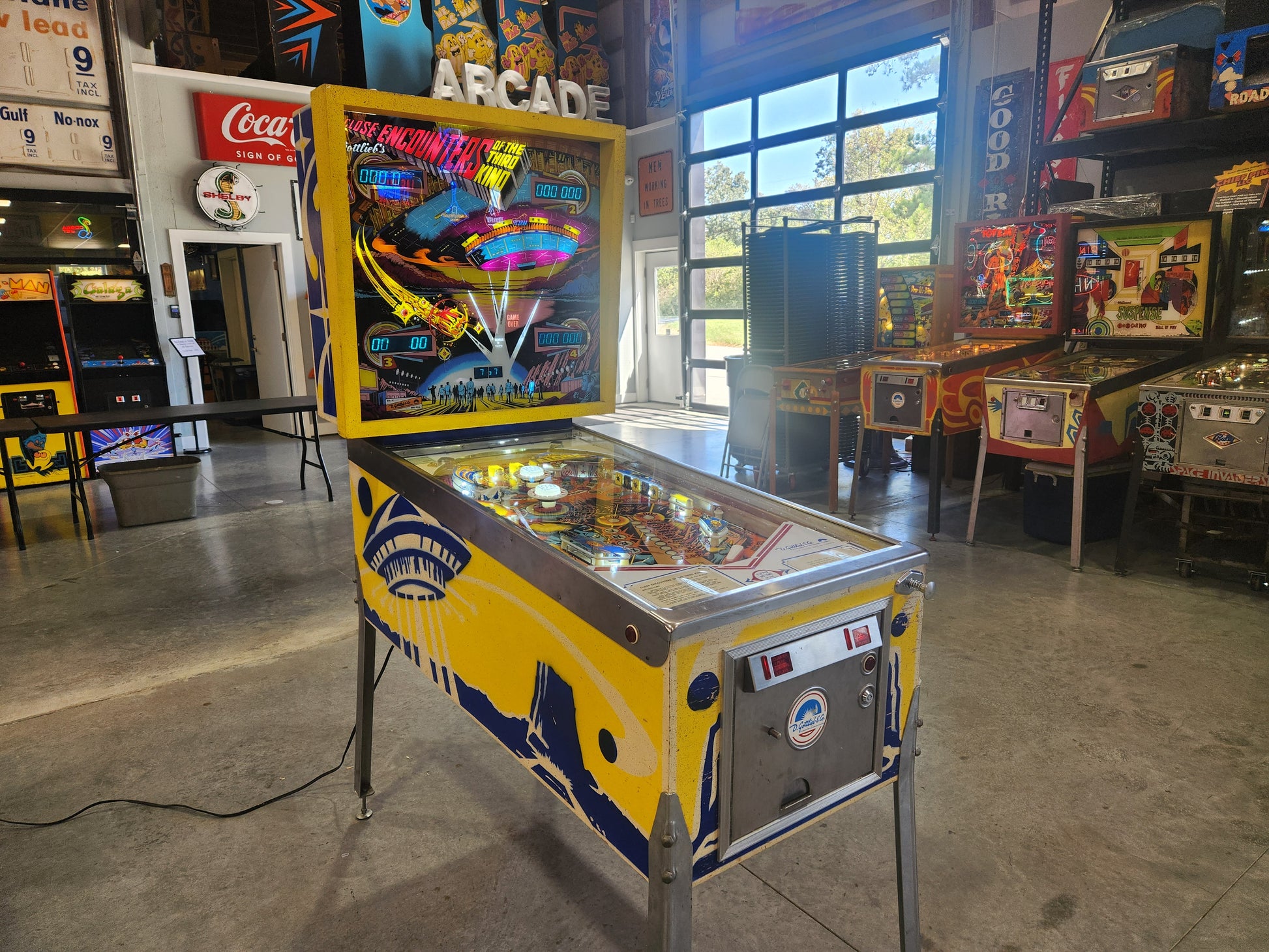 CLOSE ENCOUNTERS OF THE THIRD KIND - 1978 Gottlieb Pinball Machine - WORKS 100% - NICE GAME