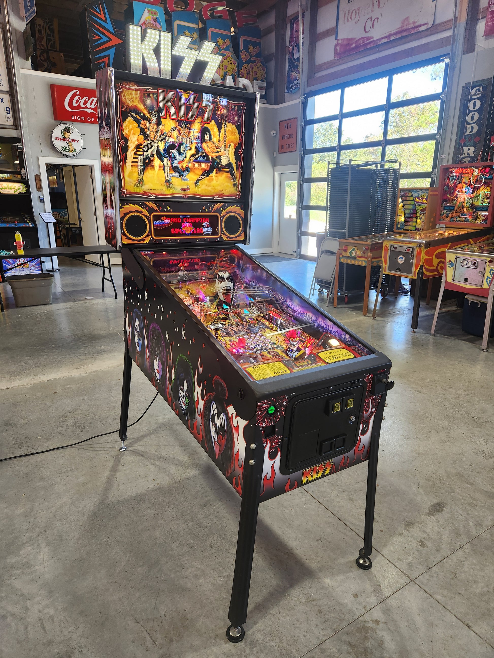 KISS PREMIUM WITH TOPPER - 2015 Stern Pinball Machine - WORKS 100% - Low Plays NICE GAME