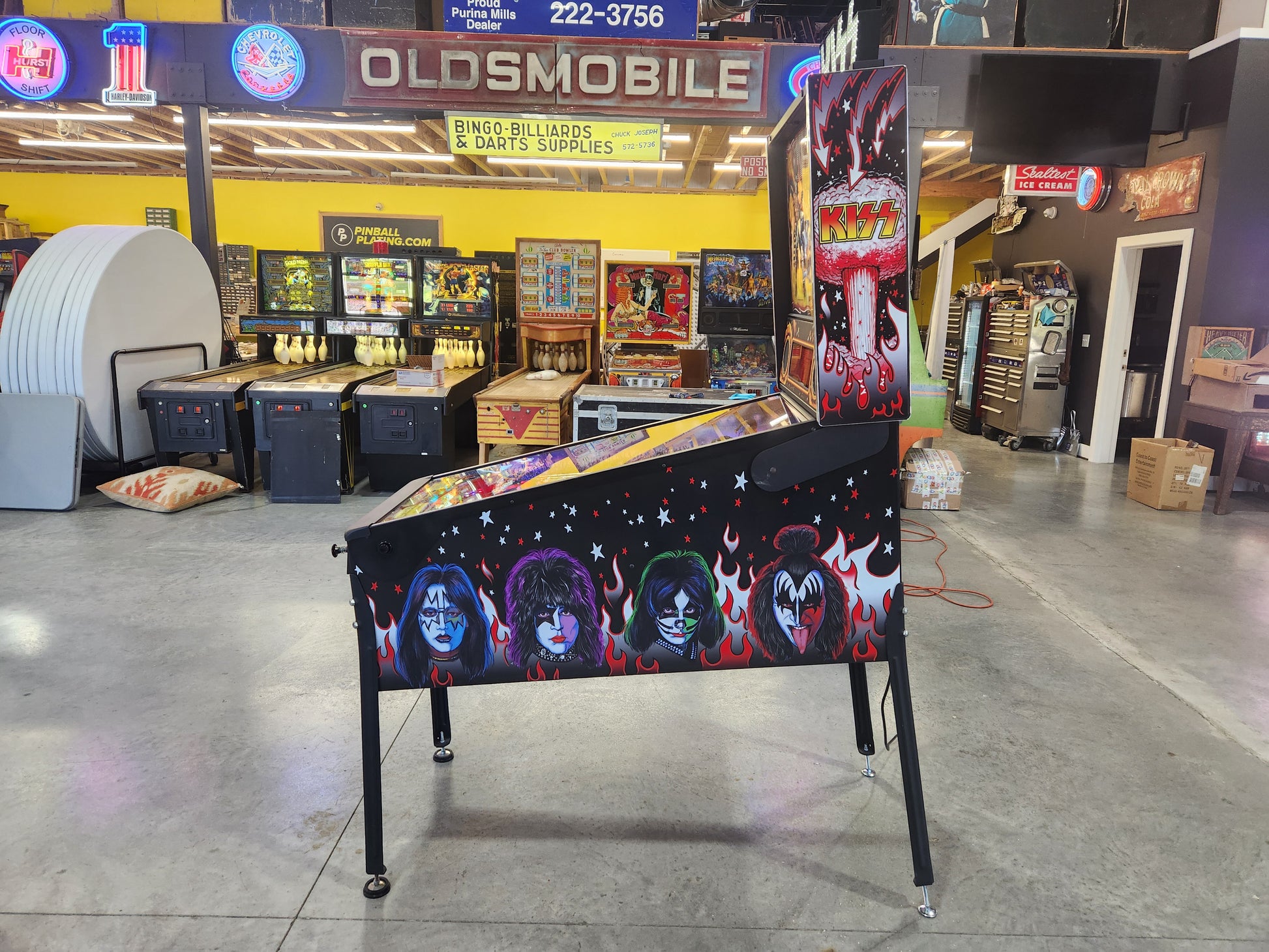 KISS PREMIUM WITH TOPPER - 2015 Stern Pinball Machine - WORKS 100% - Low Plays NICE GAME