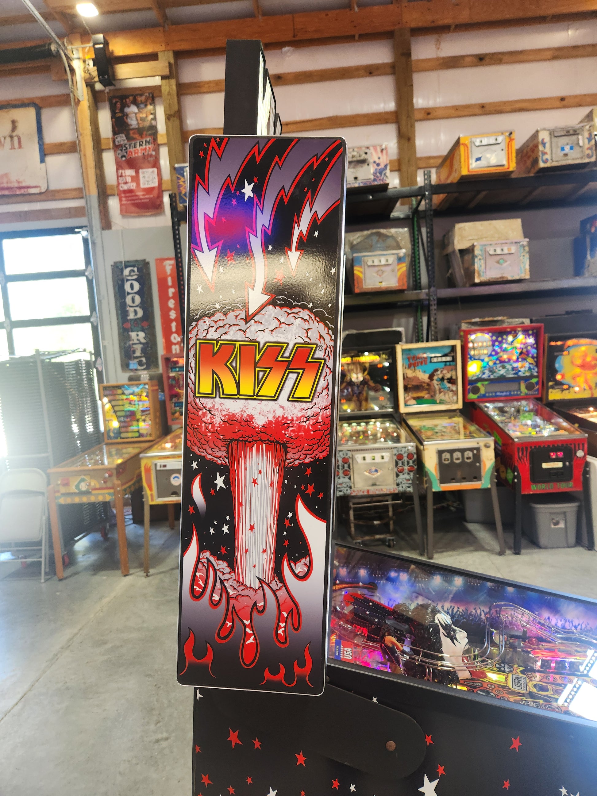 KISS PREMIUM WITH TOPPER - 2015 Stern Pinball Machine - WORKS 100% - Low Plays NICE GAME
