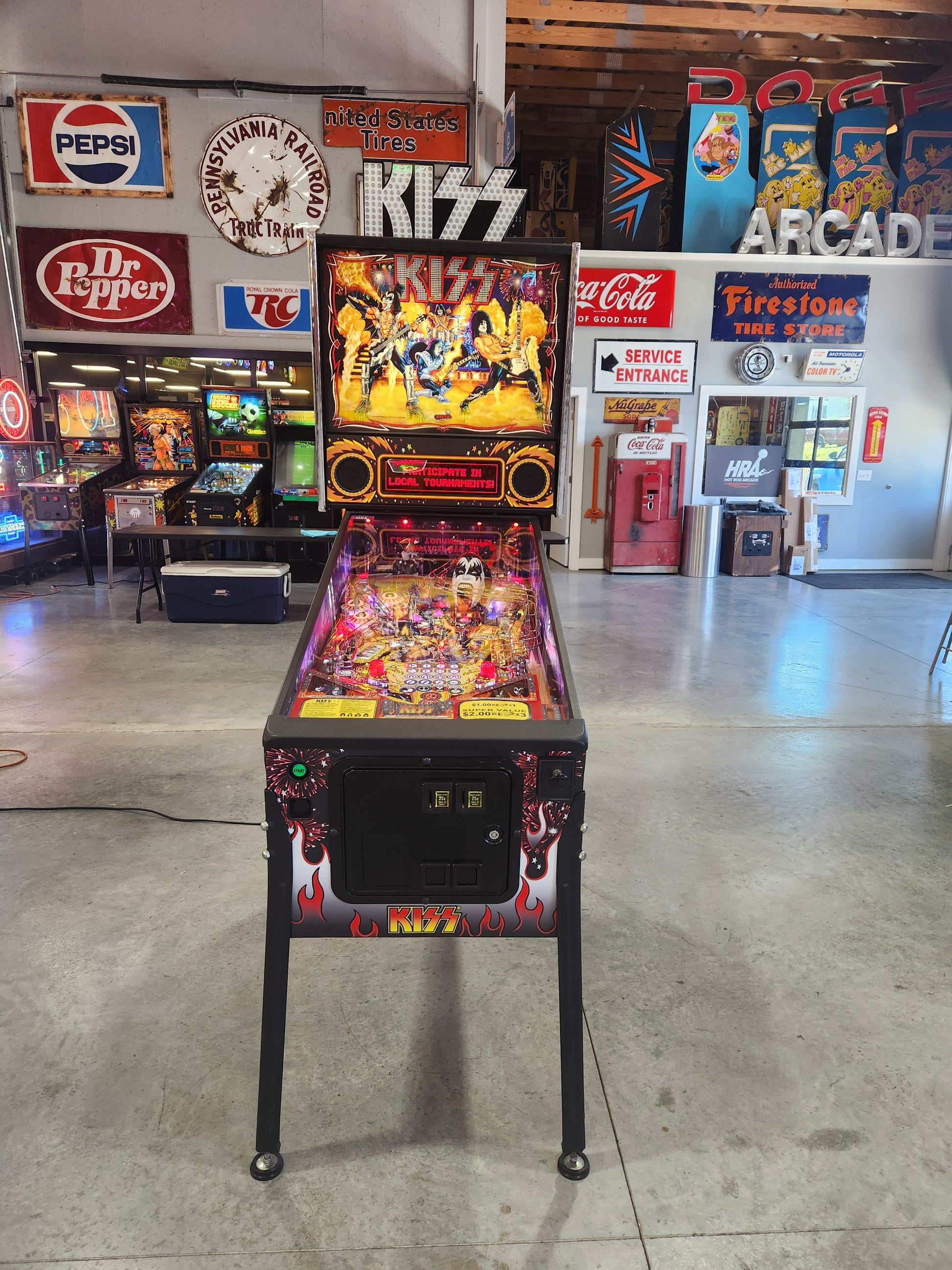 KISS PREMIUM WITH TOPPER - 2015 Stern Pinball Machine - WORKS 100% - Low Plays NICE GAME