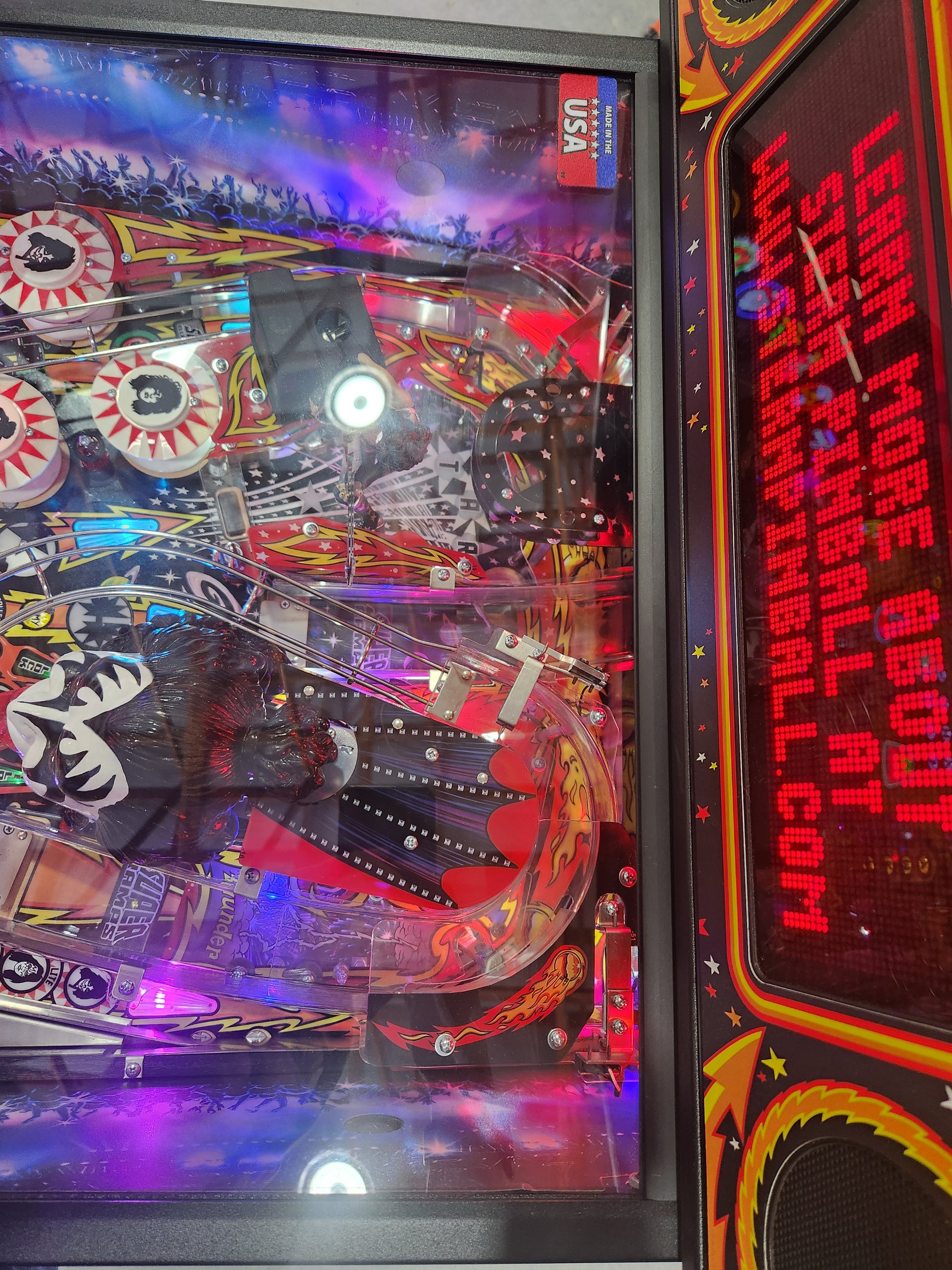 KISS PREMIUM WITH TOPPER - 2015 Stern Pinball Machine - WORKS 100% - Low Plays NICE GAME