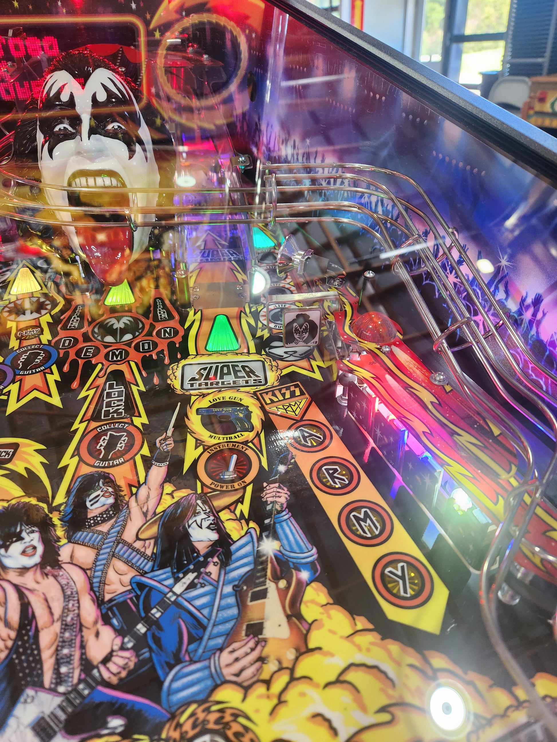 KISS PREMIUM WITH TOPPER - 2015 Stern Pinball Machine - WORKS 100% - Low Plays NICE GAME