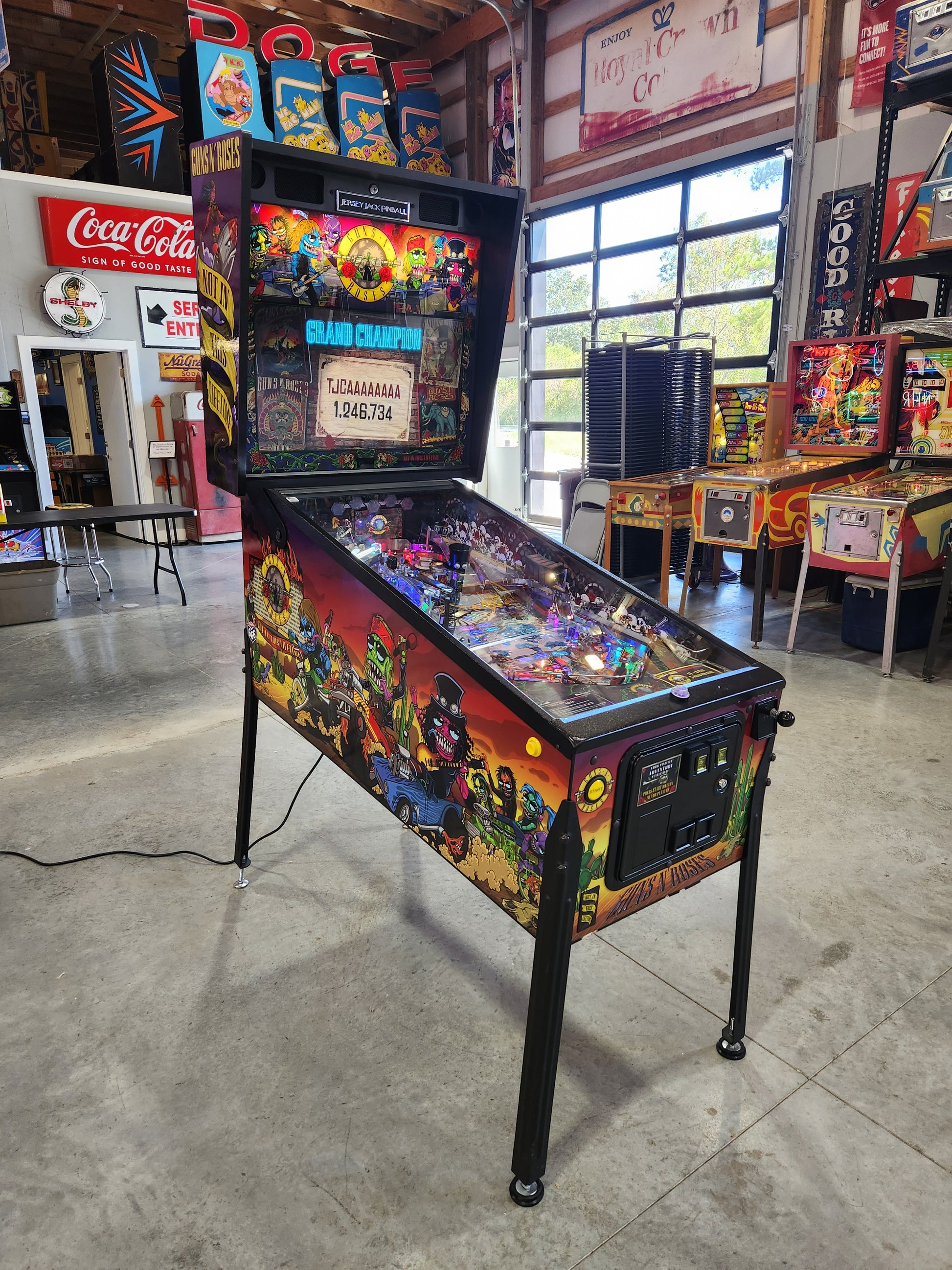 GUNS N ROSES - 2020 Jersey Jack JJP Pinball Machine - WORKS 100% - Super Fun Game GNR!