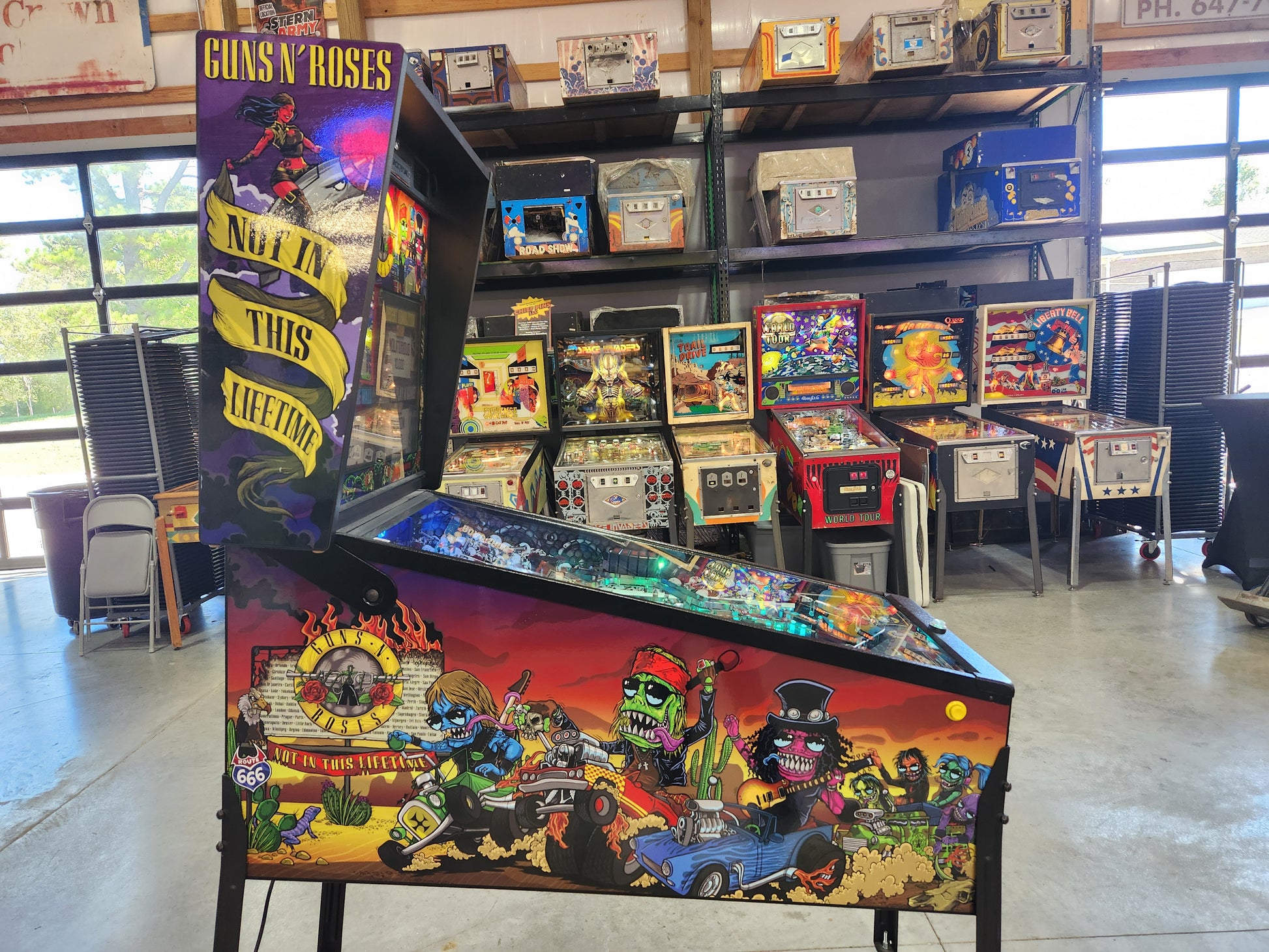 GUNS N ROSES - 2020 Jersey Jack JJP Pinball Machine - WORKS 100% - Super Fun Game GNR!
