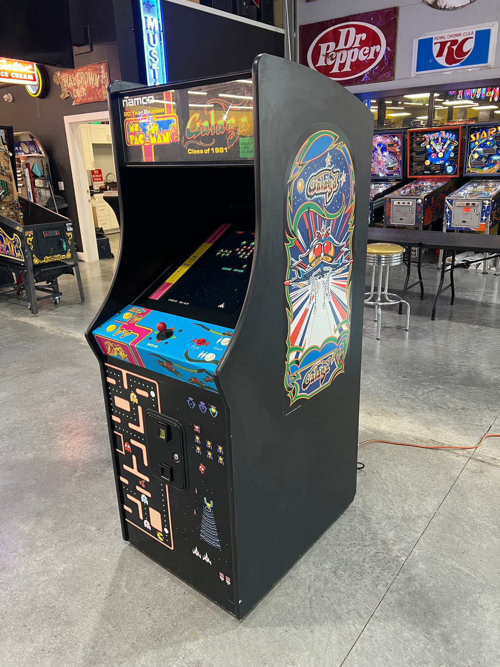 Ms Pac-Man Galaga Reunion Arcade Class of 1981 Game (also plays PAC-MAN) - Original NICE Cabinet - Works 100% Flat Screen BEAUTIFUL GAME!!!