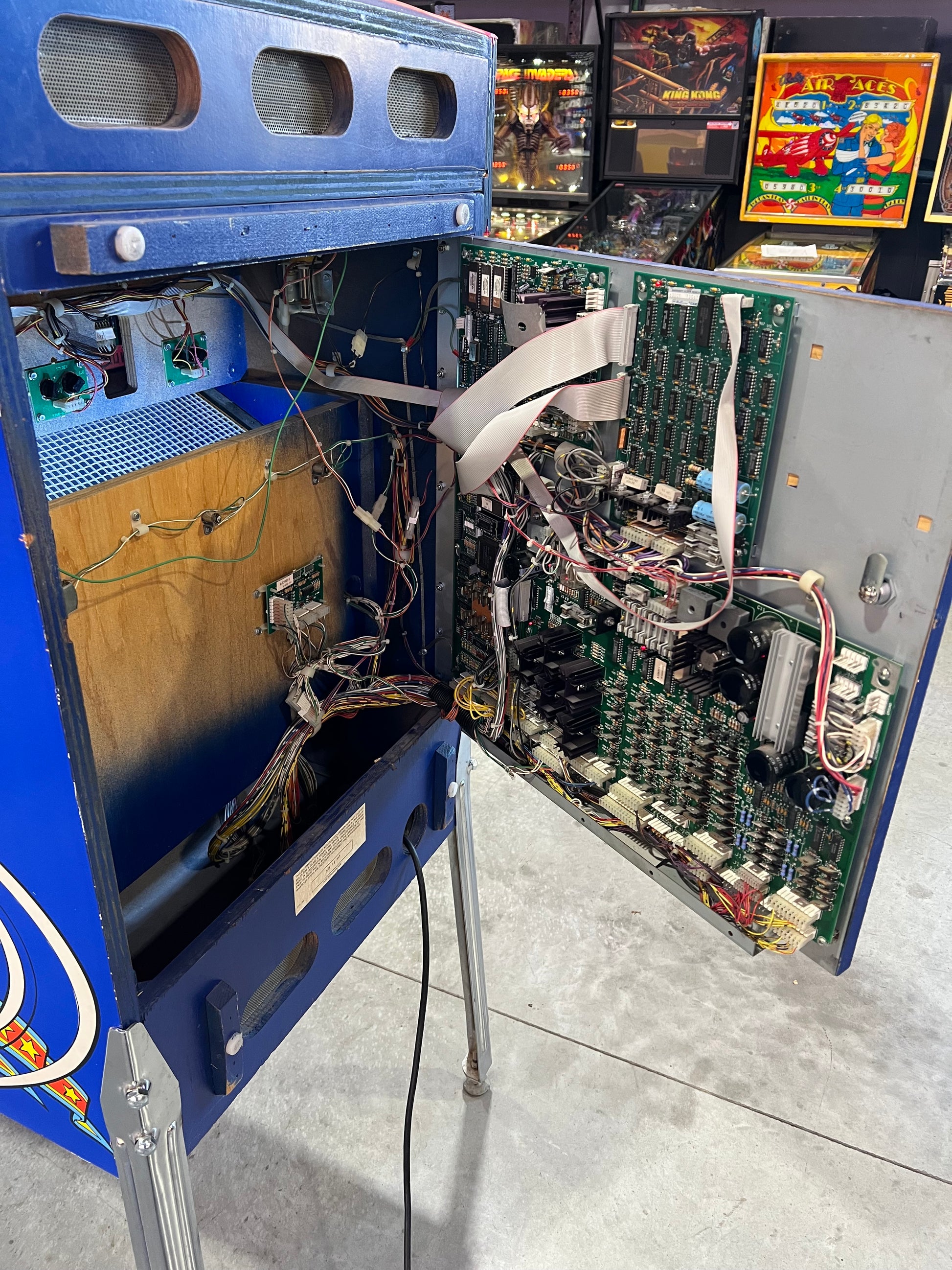 Slugfest 1991 Pitch and Bat Williams Pinball Machine - WORKS 100% - Nice Game DISPENSES BASEBALL CARDS!!! Card Shop Ready!