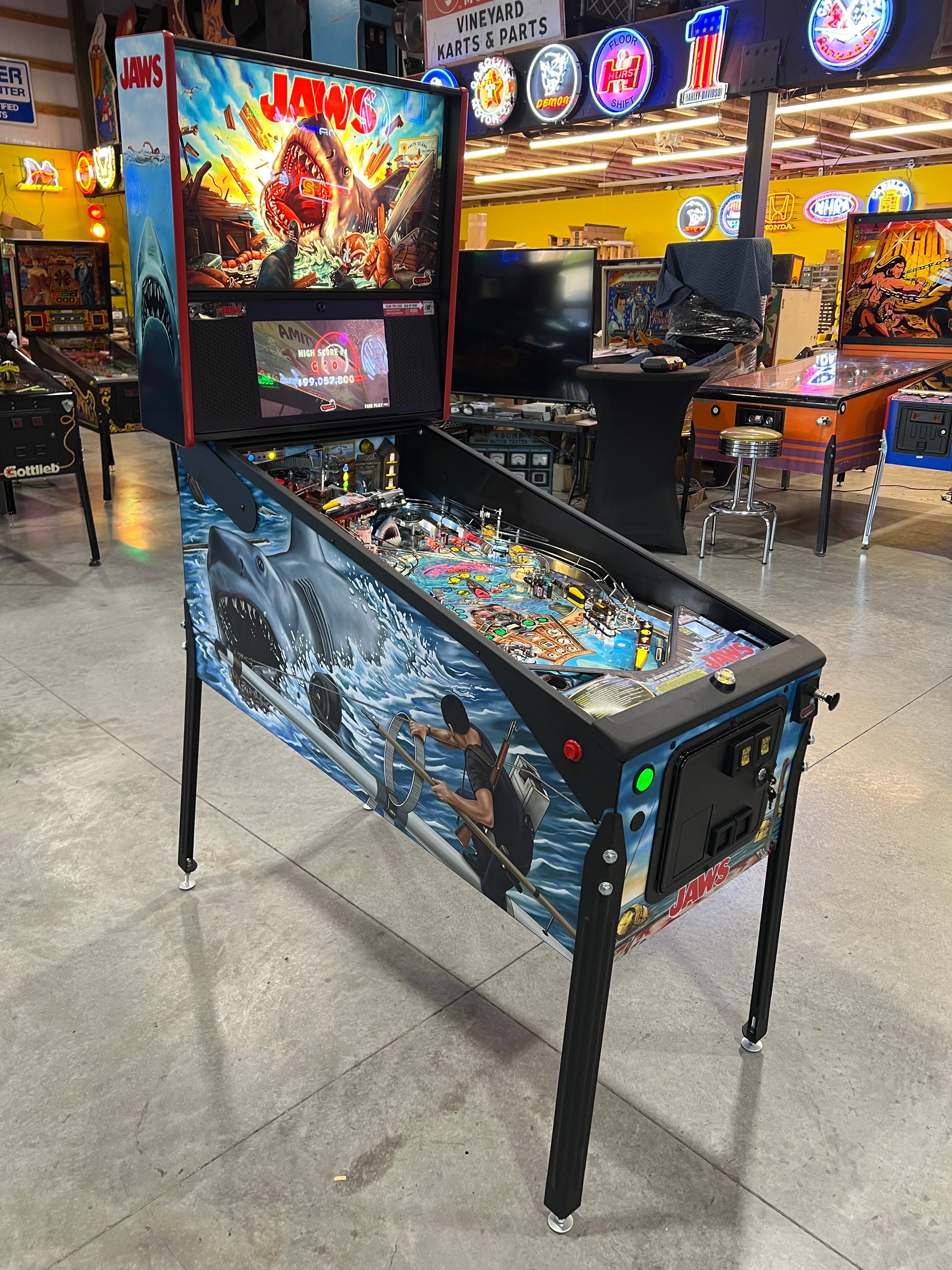 JAWS PREMIUM - 2026 Stern Pinball Machine - WORKS 100% - Brand New - INSIDER CONNECTED