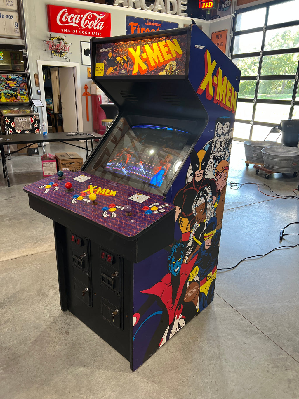 X-Men - 4 PLAYER - Konami Arcade Game! ORIGINAL! Nice Looking Arcade Cabinet - Works Great!