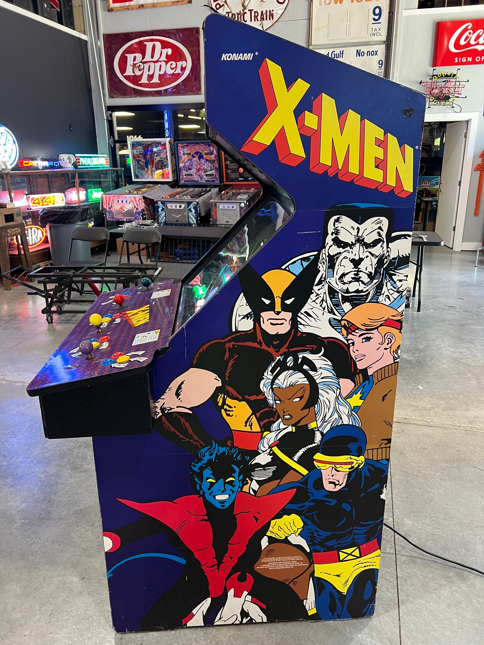 X-Men - 4 PLAYER - Konami Arcade Game! ORIGINAL! Nice Looking Arcade Cabinet - Works Great!