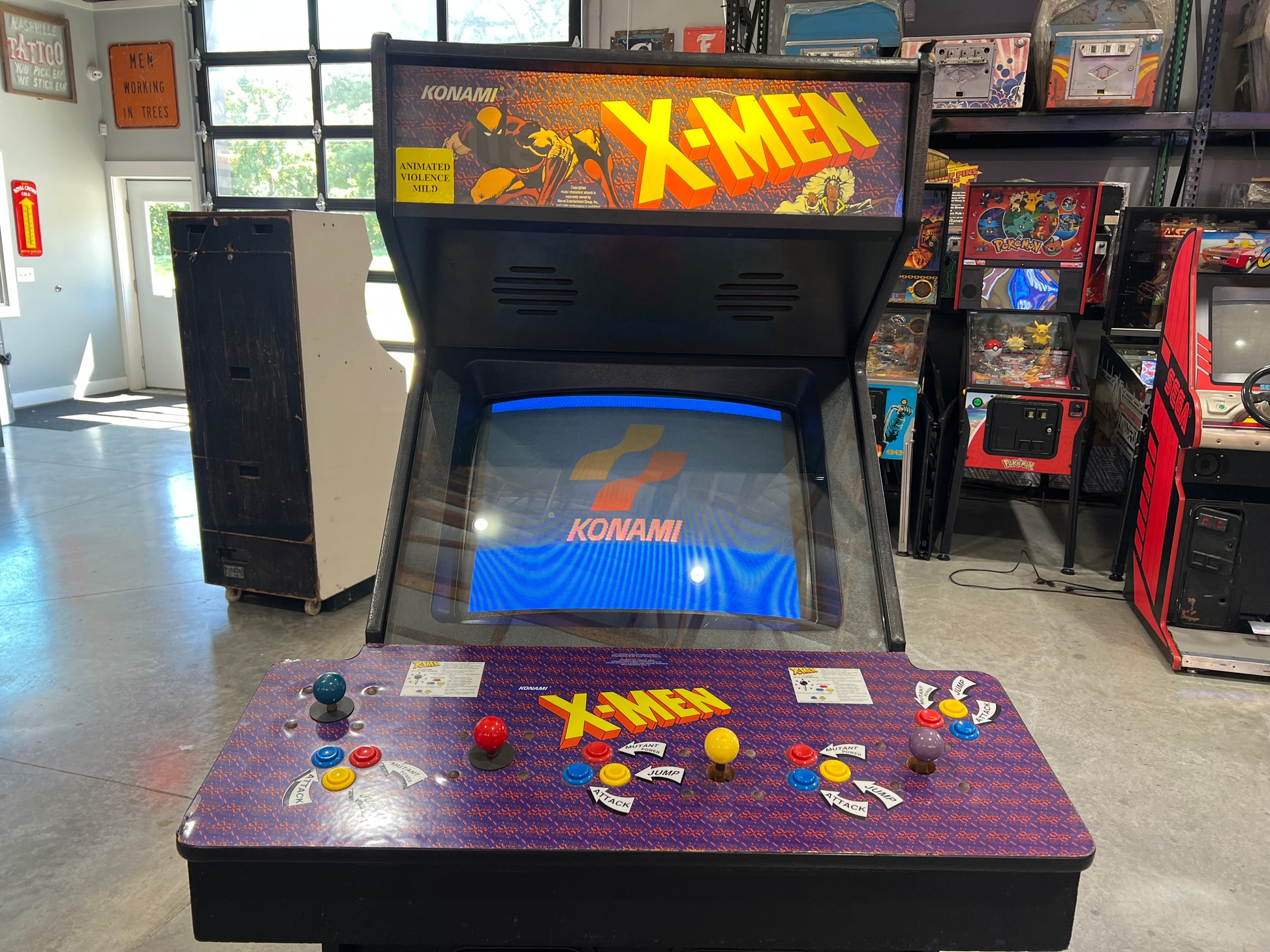 X-Men - 4 PLAYER - Konami Arcade Game! ORIGINAL! Nice Looking Arcade Cabinet - Works Great!