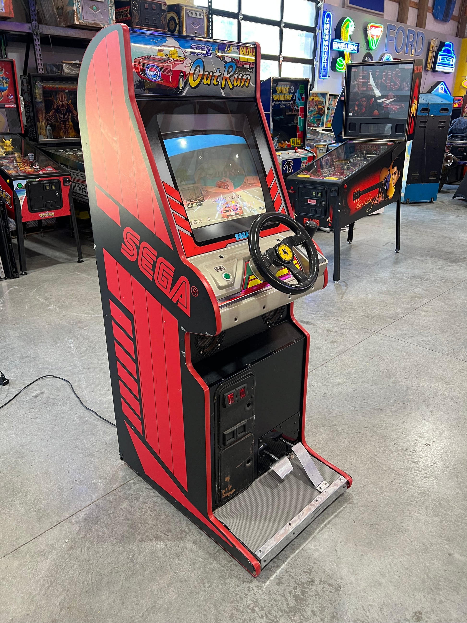OUTRUN Cabaret (Mini) - Sega Arcade Game! ORIGINAL! Good Looking Driving Game Cabinet - Working Great! READY TO RACE!!