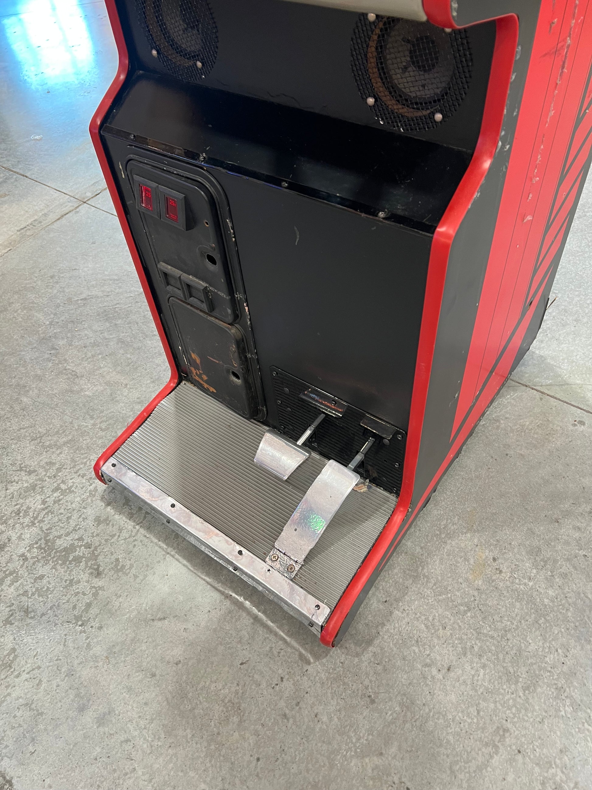 OUTRUN Cabaret (Mini) - Sega Arcade Game! ORIGINAL! Good Looking Driving Game Cabinet - Working Great! READY TO RACE!!