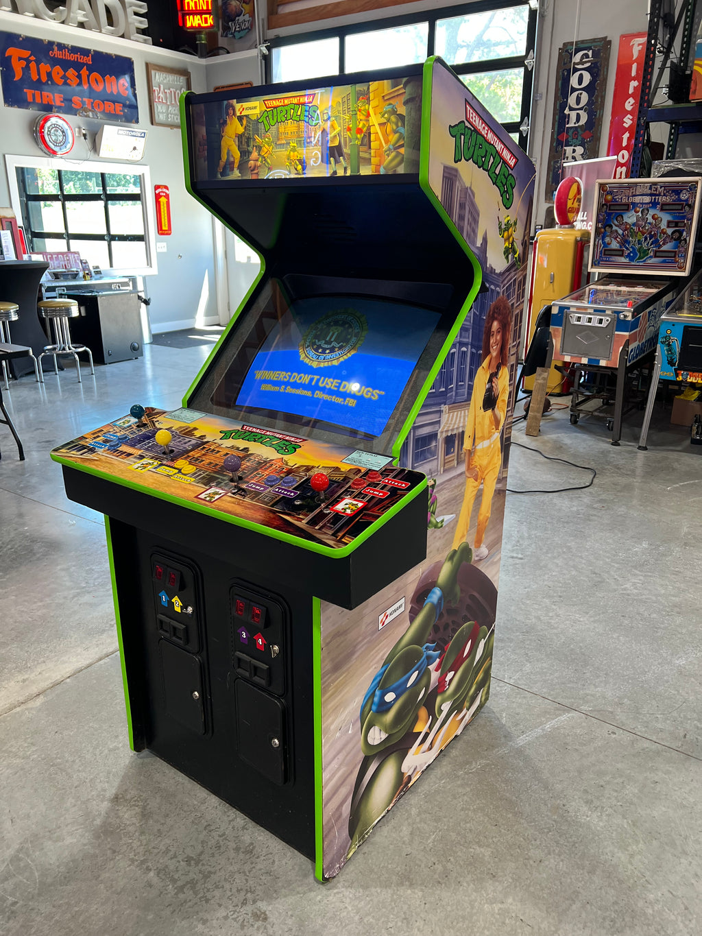 TEENAGE MUTANT NINJA TURTLES - 4 PLAYER - The OG -  Konami Arcade Game! ORIGINAL! Good Looking Arcade Cabinet - TMNT- TNT - Working Great!