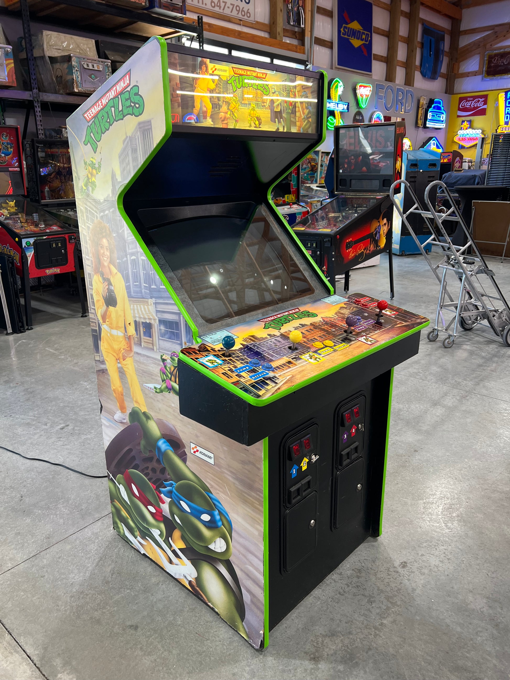 TEENAGE MUTANT NINJA TURTLES - 4 PLAYER - The OG -  Konami Arcade Game! ORIGINAL! Good Looking Arcade Cabinet - TMNT- TNT - Working Great!
