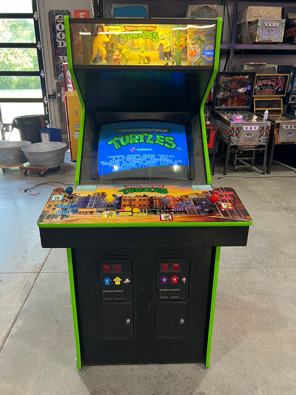 TEENAGE MUTANT NINJA TURTLES - 4 PLAYER - The OG -  Konami Arcade Game! ORIGINAL! Good Looking Arcade Cabinet - TMNT- TNT - Working Great!
