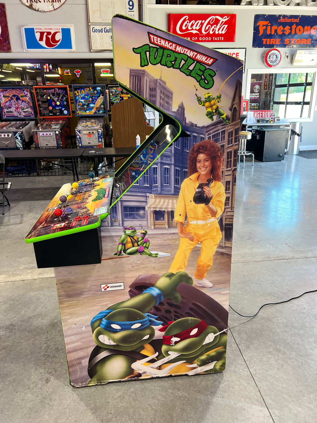 TEENAGE MUTANT NINJA TURTLES - 4 PLAYER - The OG -  Konami Arcade Game! ORIGINAL! Good Looking Arcade Cabinet - TMNT- TNT - Working Great!