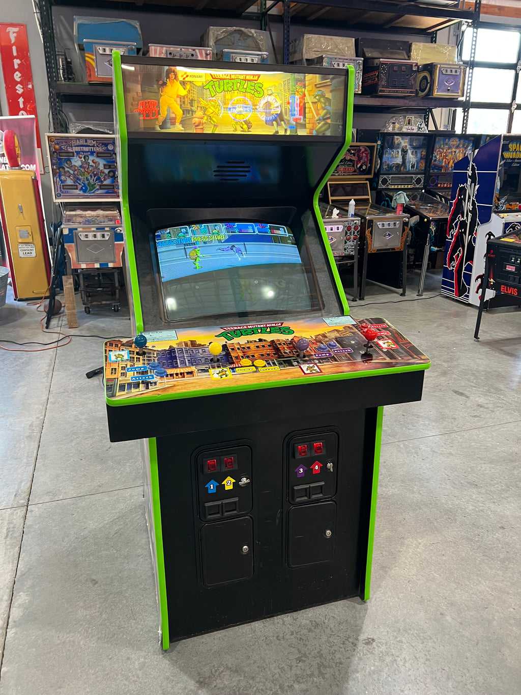 TEENAGE MUTANT NINJA TURTLES - 4 PLAYER - The OG -  Konami Arcade Game! ORIGINAL! Good Looking Arcade Cabinet - TMNT- TNT - Working Great!