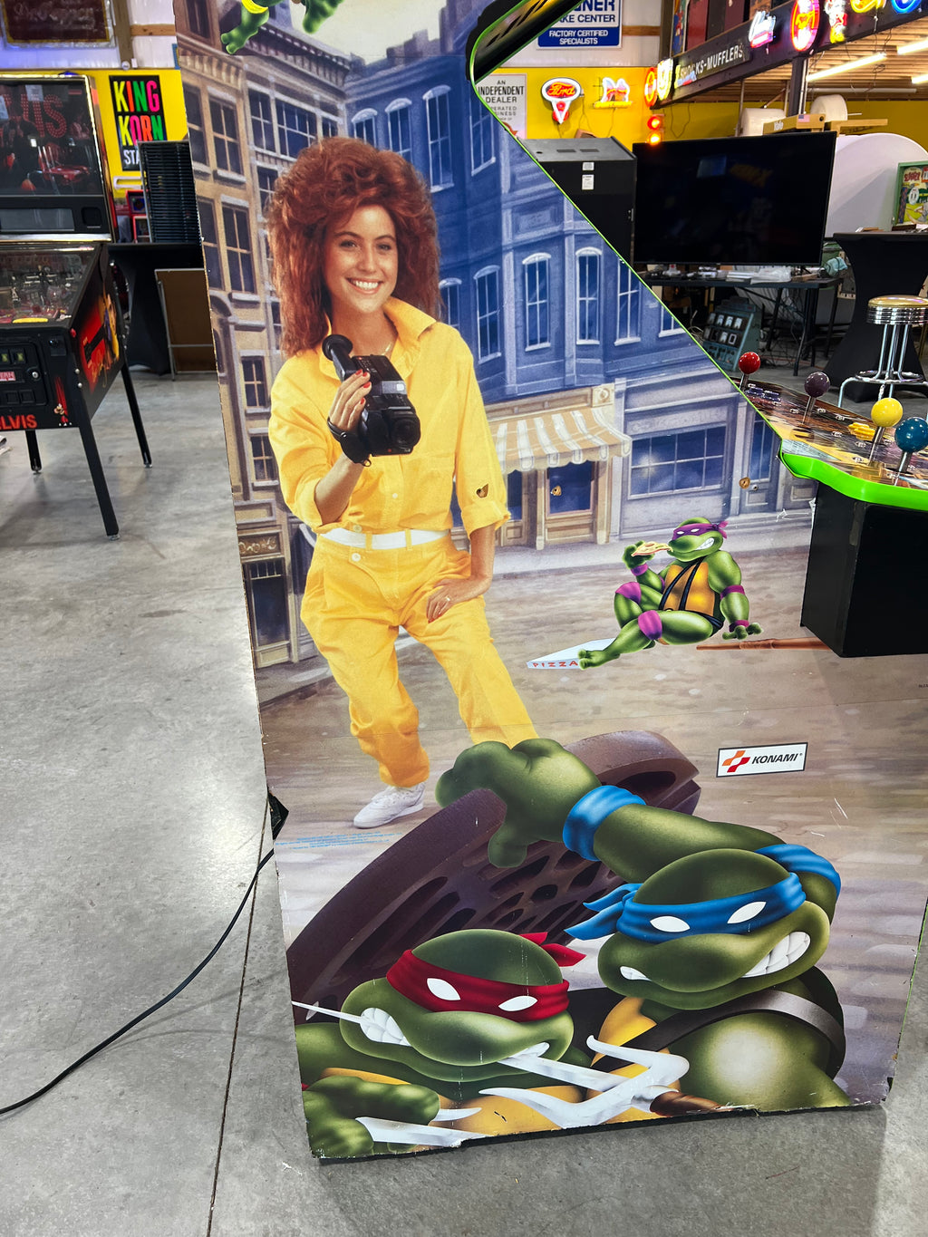 TEENAGE MUTANT NINJA TURTLES - 4 PLAYER - The OG -  Konami Arcade Game! ORIGINAL! Good Looking Arcade Cabinet - TMNT- TNT - Working Great!