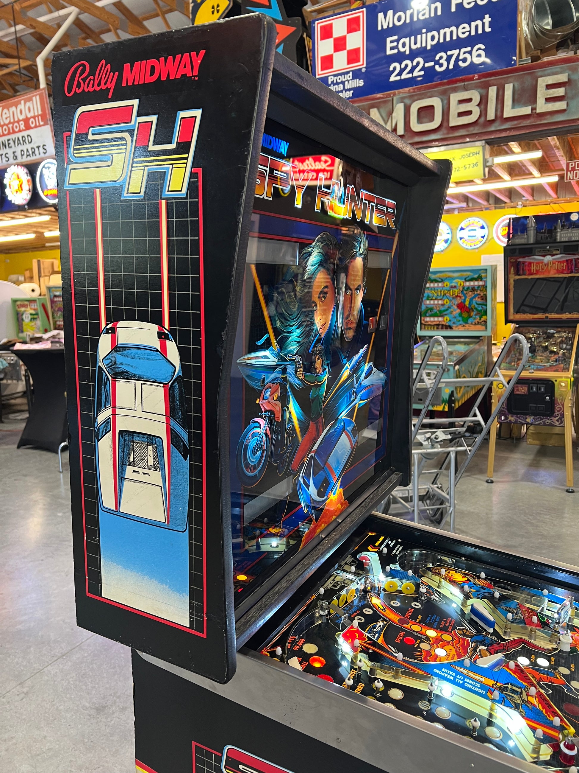 SPY HUNTER - 1986 Bally Pinball Machine - WORKS 100% - VERY VERY Nice Example of This Title!