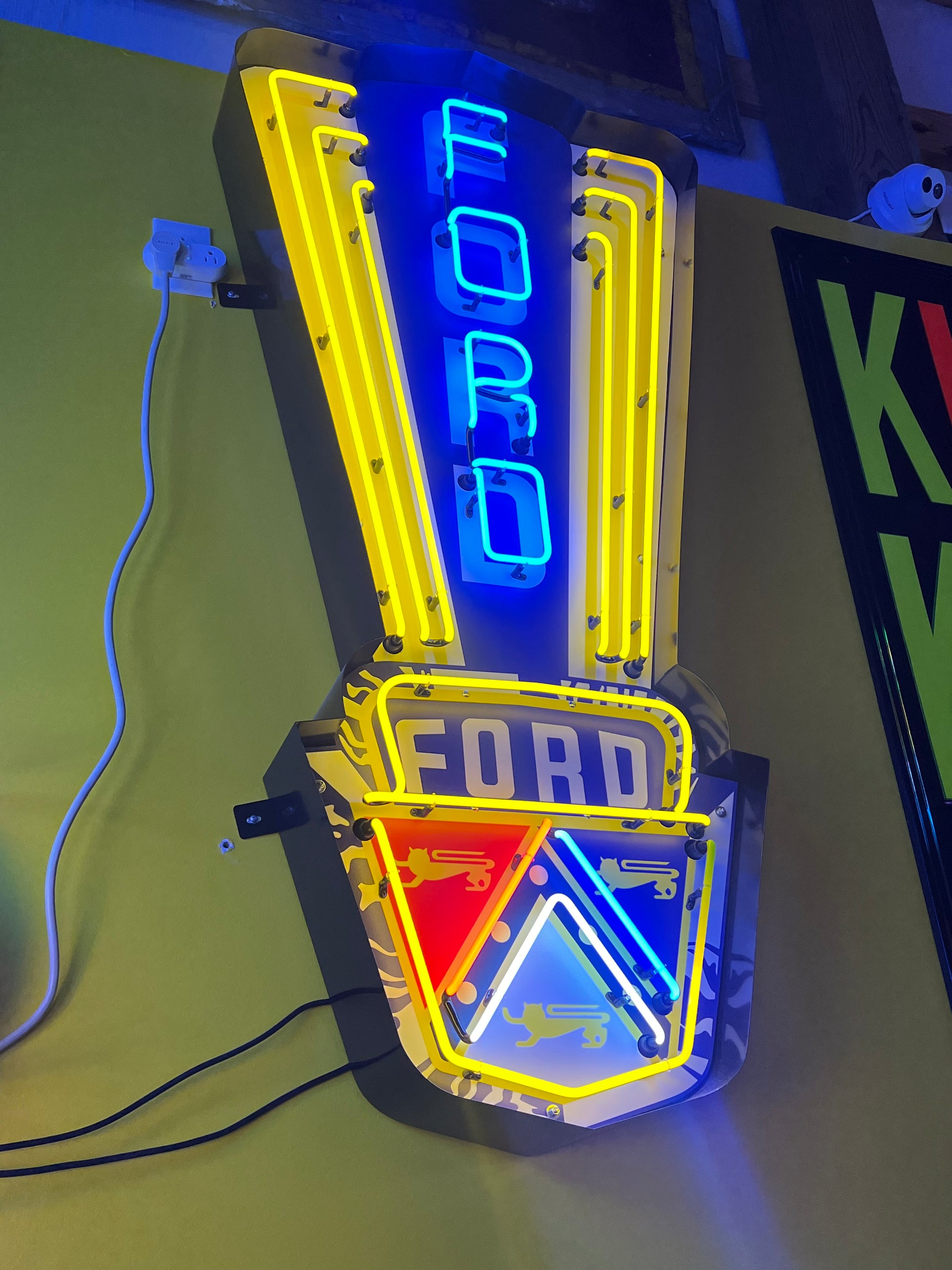 FORD DEALER VINTAGE STYLE LARGE 4 1/2 FT NEON CAN SIGN - Ready for Your Garage, Game Room or Man Cave!! REAL NEON!
