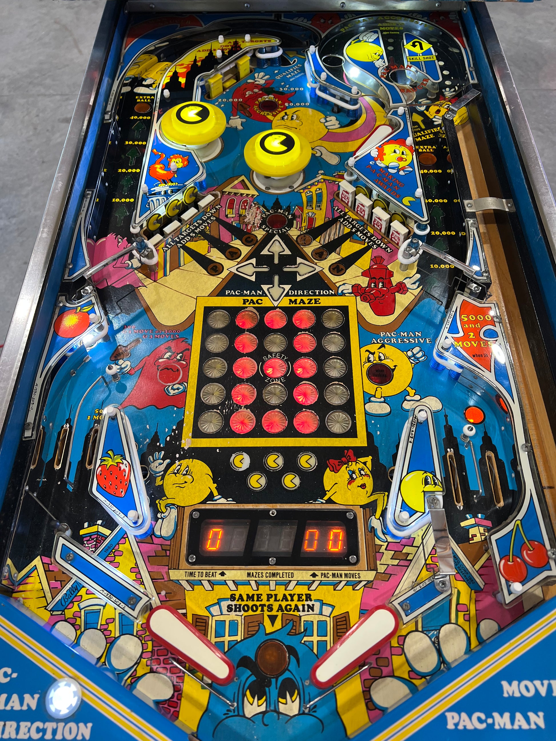 MR and MS PACMAN PINBALL - 1982 Bally Pinball Machine - Shopped and Working 100%