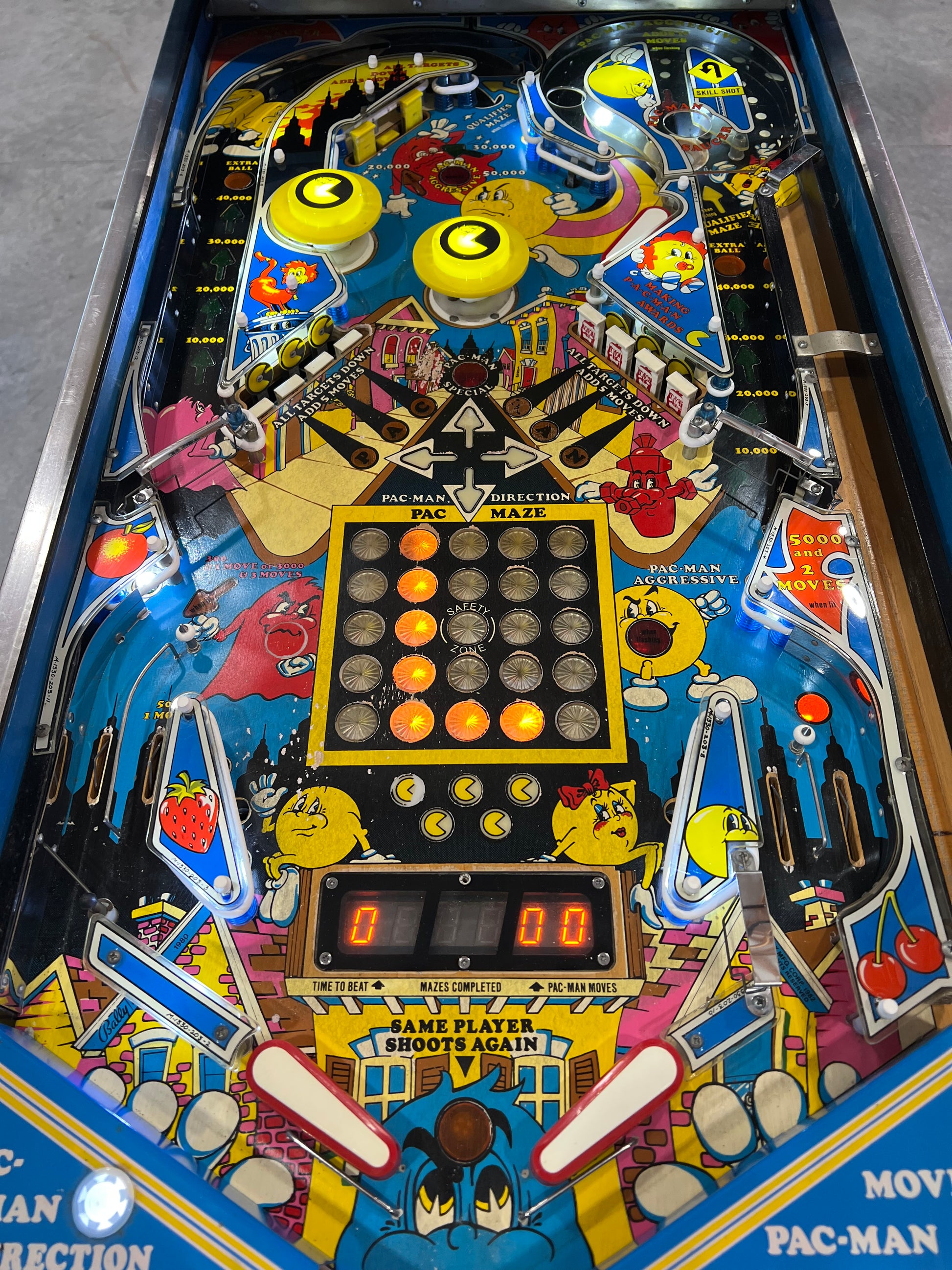 MR and MS PACMAN PINBALL - 1982 Bally Pinball Machine - Shopped and Working 100%