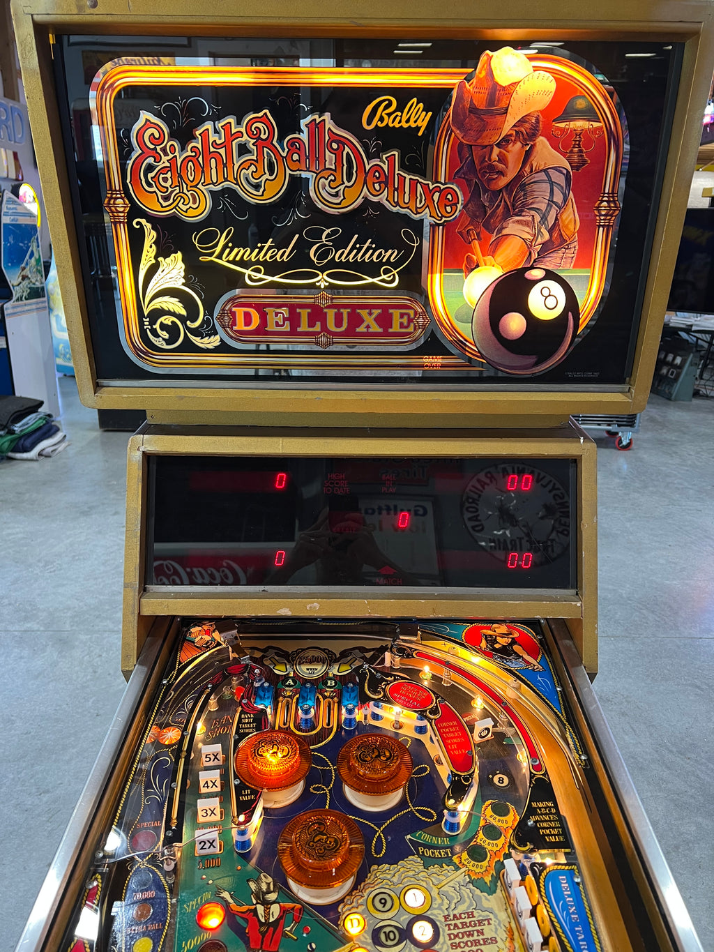EIGHT BALL DELUXE LIMITED EDITION - 1982 Bally Pinball Machine - WORKS 100% - THE BEST GAME FROM THE PERIOD! - THE ORIGINAL LE!