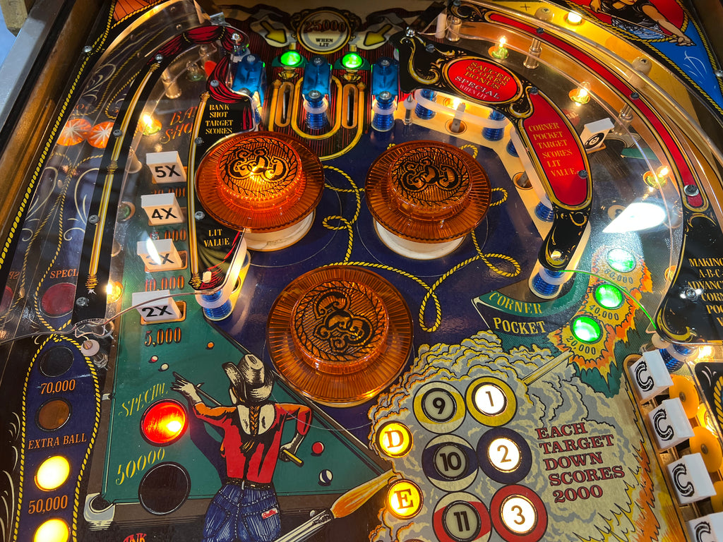EIGHT BALL DELUXE LIMITED EDITION - 1982 Bally Pinball Machine - WORKS 100% - THE BEST GAME FROM THE PERIOD! - THE ORIGINAL LE!