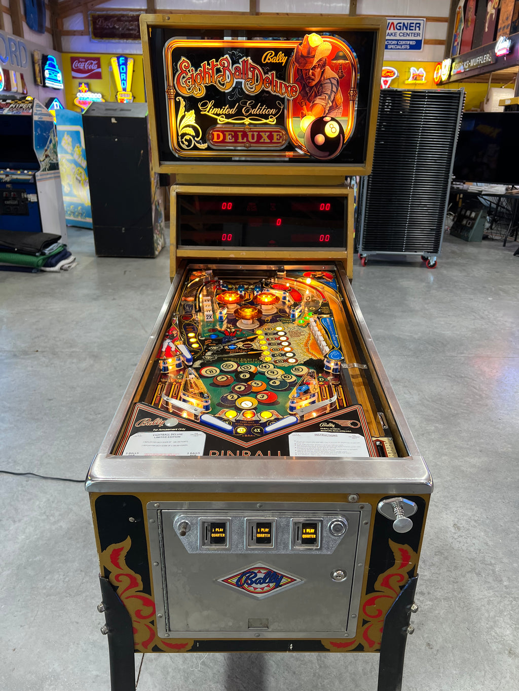 EIGHT BALL DELUXE LIMITED EDITION - 1982 Bally Pinball Machine - WORKS 100% - THE BEST GAME FROM THE PERIOD! - THE ORIGINAL LE!