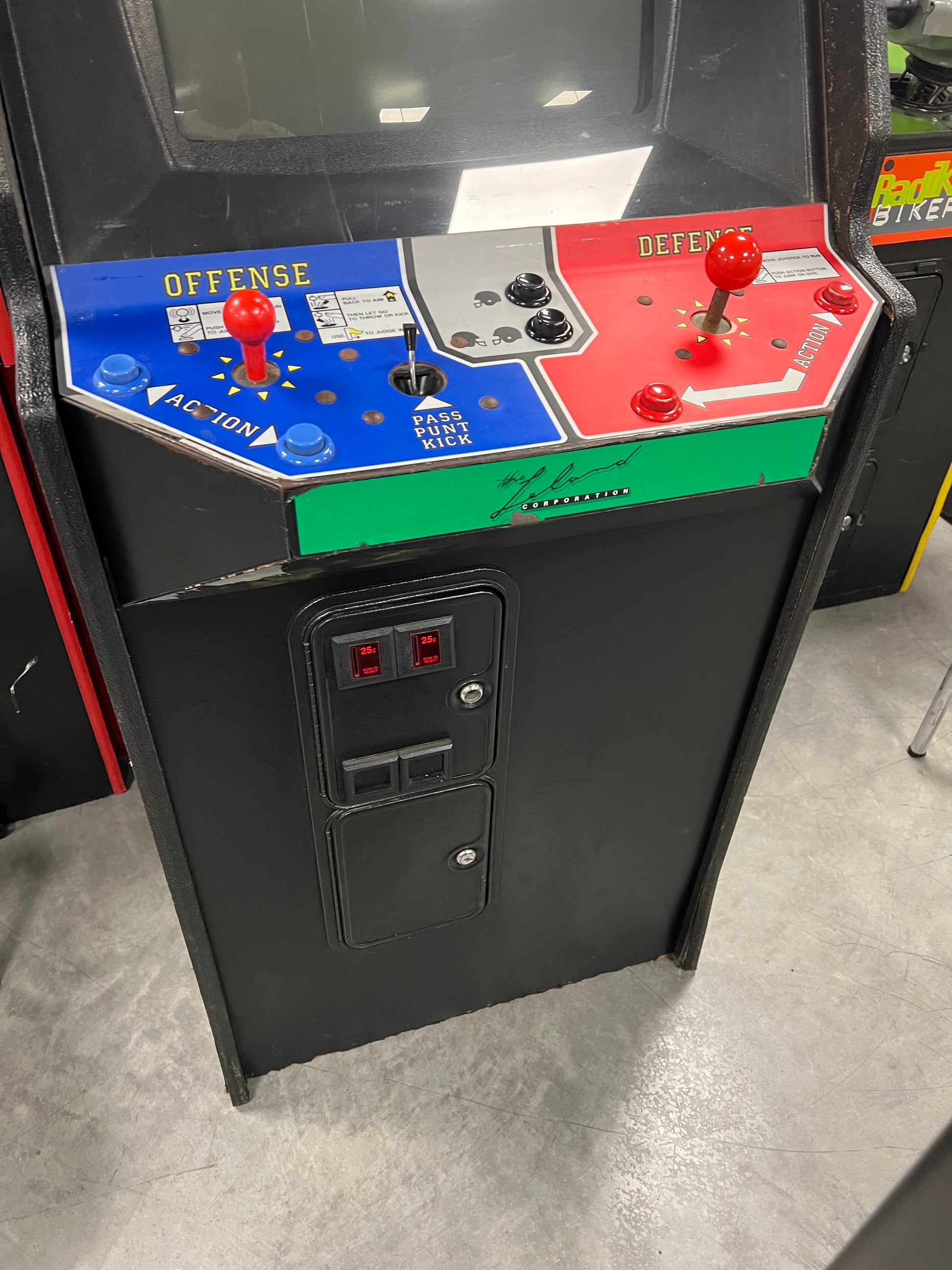 QUARTERBACK - 1987 Two Player Upright by Leland - Rare Game - Works fantastic! - USED