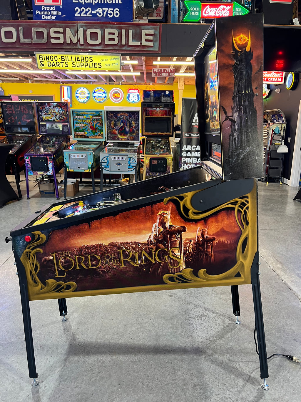 LORD OF THE RINGS - 2003 Stern Pinball Machine - VERY NICE GAME - SO SO SO NICE! HUO - Just in from it's original owner - Just Shopped - LEDS - WORKS 100%