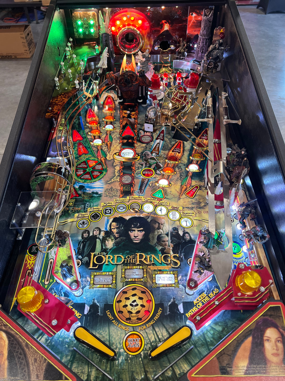 LORD OF THE RINGS - 2003 Stern Pinball Machine - VERY NICE GAME - SO SO SO NICE! HUO - Just in from it's original owner - Just Shopped - LEDS - WORKS 100%