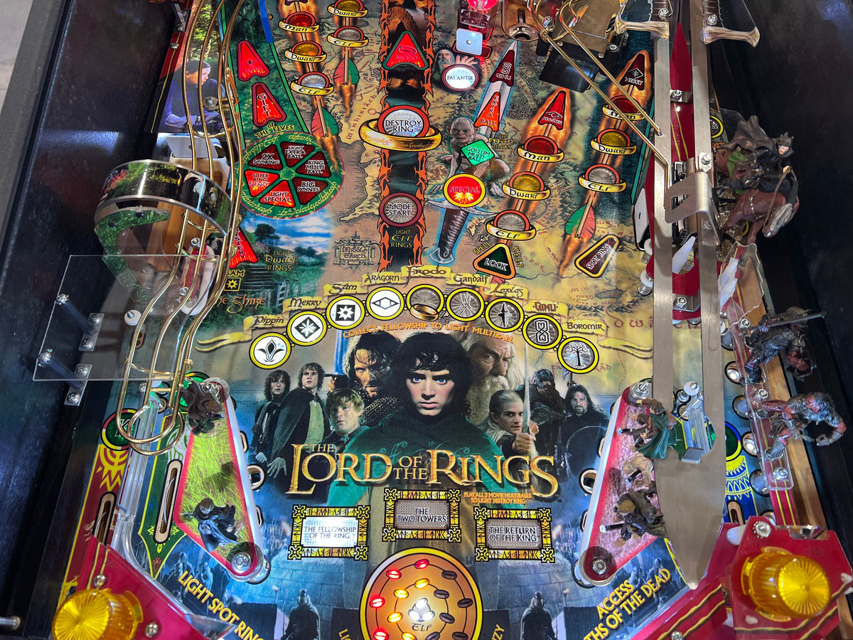 LORD OF THE RINGS - 2003 Stern Pinball Machine - VERY NICE GAME - SO SO SO NICE! HUO - Just in from it's original owner - Just Shopped - LEDS - WORKS 100%