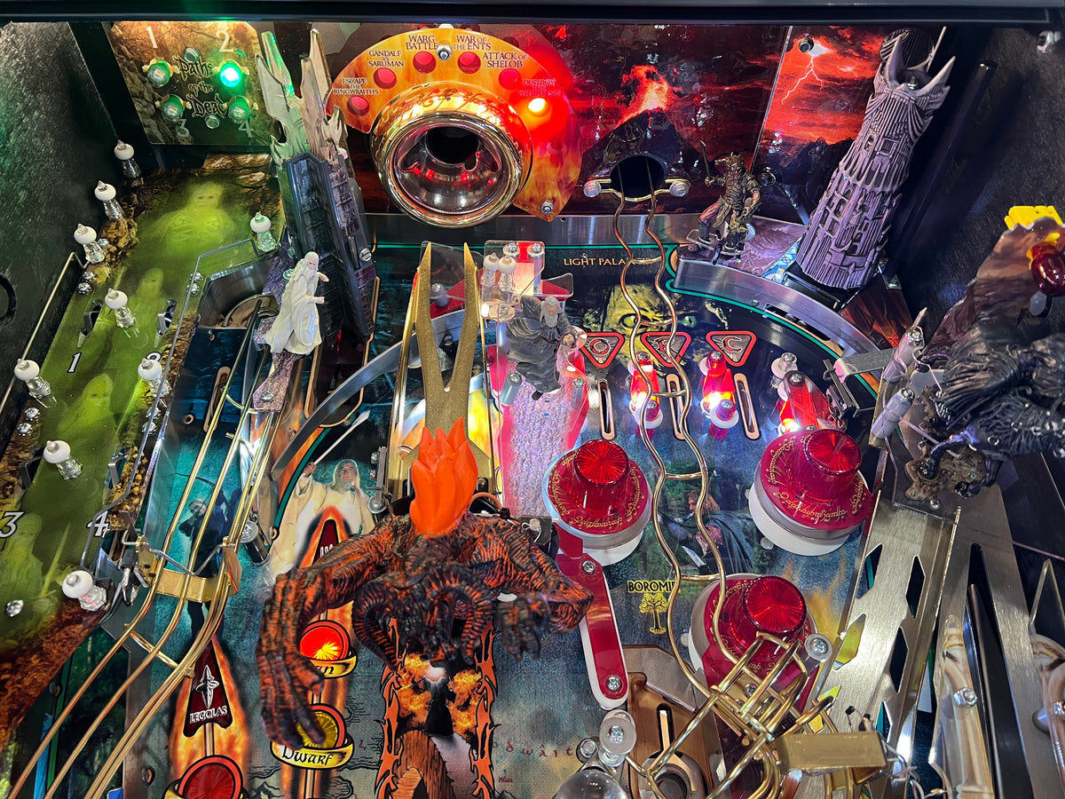 LORD OF THE RINGS - 2003 Stern Pinball Machine - VERY NICE GAME - SO SO SO NICE! HUO - Just in from it's original owner - Just Shopped - LEDS - WORKS 100%