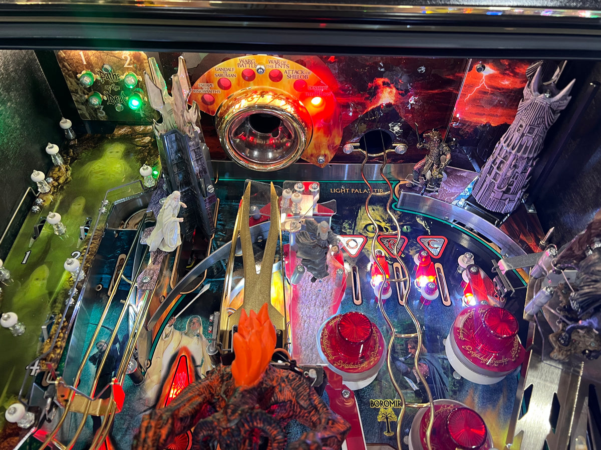 LORD OF THE RINGS - 2003 Stern Pinball Machine - VERY NICE GAME - SO SO SO NICE! HUO - Just in from it's original owner - Just Shopped - LEDS - WORKS 100%