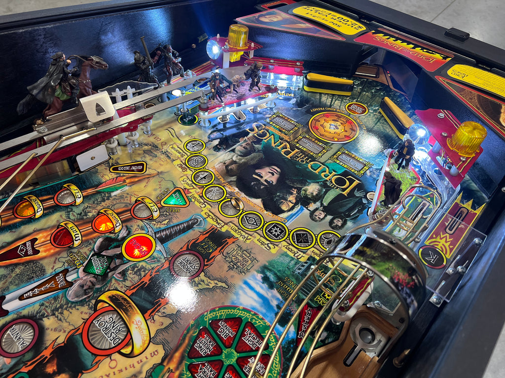 LORD OF THE RINGS - 2003 Stern Pinball Machine - VERY NICE GAME - SO SO SO NICE! HUO - Just in from it's original owner - Just Shopped - LEDS - WORKS 100%