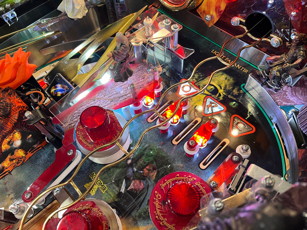 LORD OF THE RINGS - 2003 Stern Pinball Machine - VERY NICE GAME - SO SO SO NICE! HUO - Just in from it's original owner - Just Shopped - LEDS - WORKS 100%