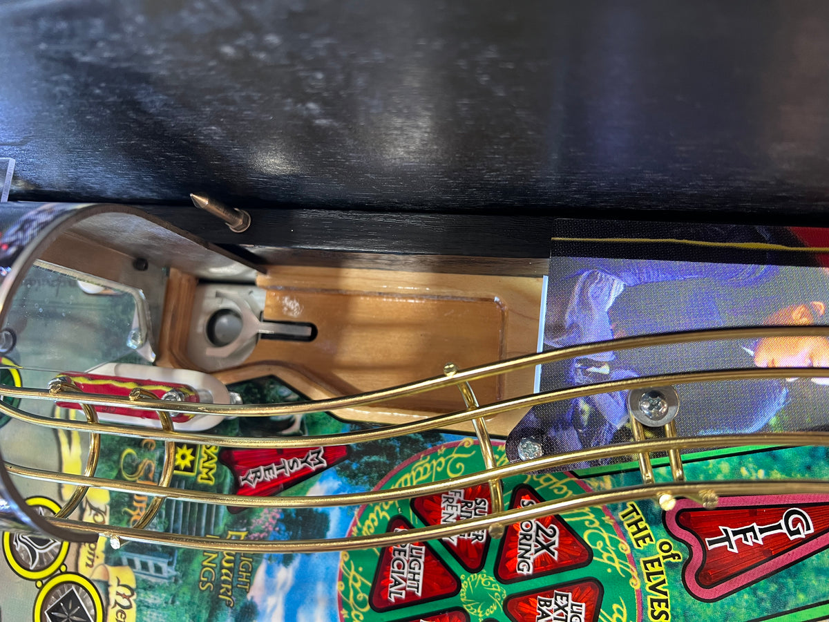 LORD OF THE RINGS - 2003 Stern Pinball Machine - VERY NICE GAME - SO SO SO NICE! HUO - Just in from it's original owner - Just Shopped - LEDS - WORKS 100%