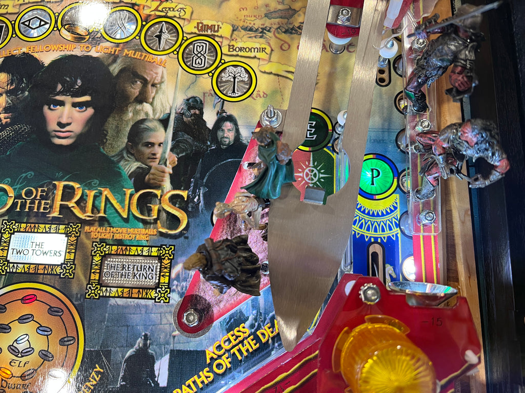 LORD OF THE RINGS - 2003 Stern Pinball Machine - VERY NICE GAME - SO SO SO NICE! HUO - Just in from it's original owner - Just Shopped - LEDS - WORKS 100%