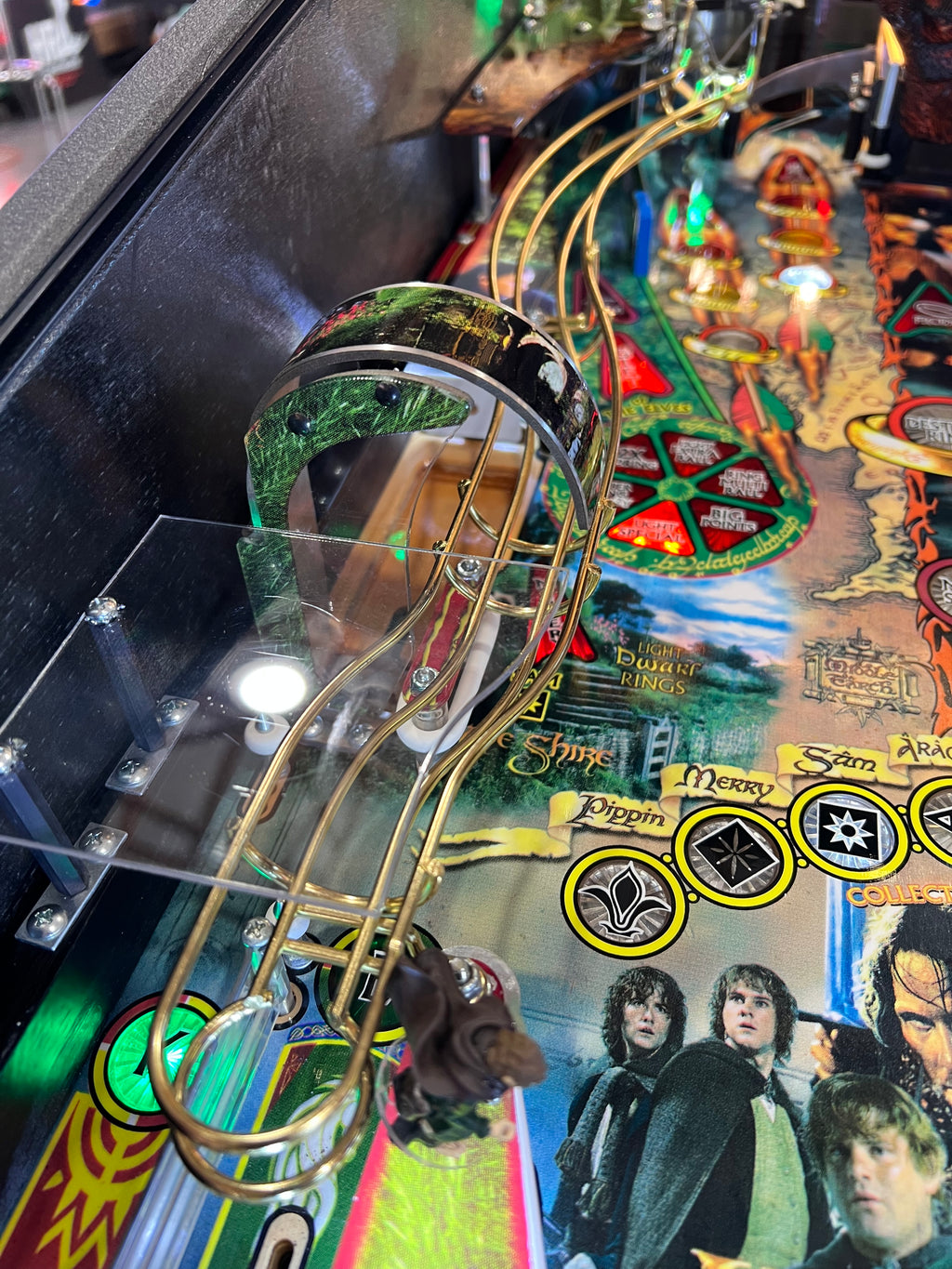 LORD OF THE RINGS - 2003 Stern Pinball Machine - VERY NICE GAME - SO SO SO NICE! HUO - Just in from it's original owner - Just Shopped - LEDS - WORKS 100%