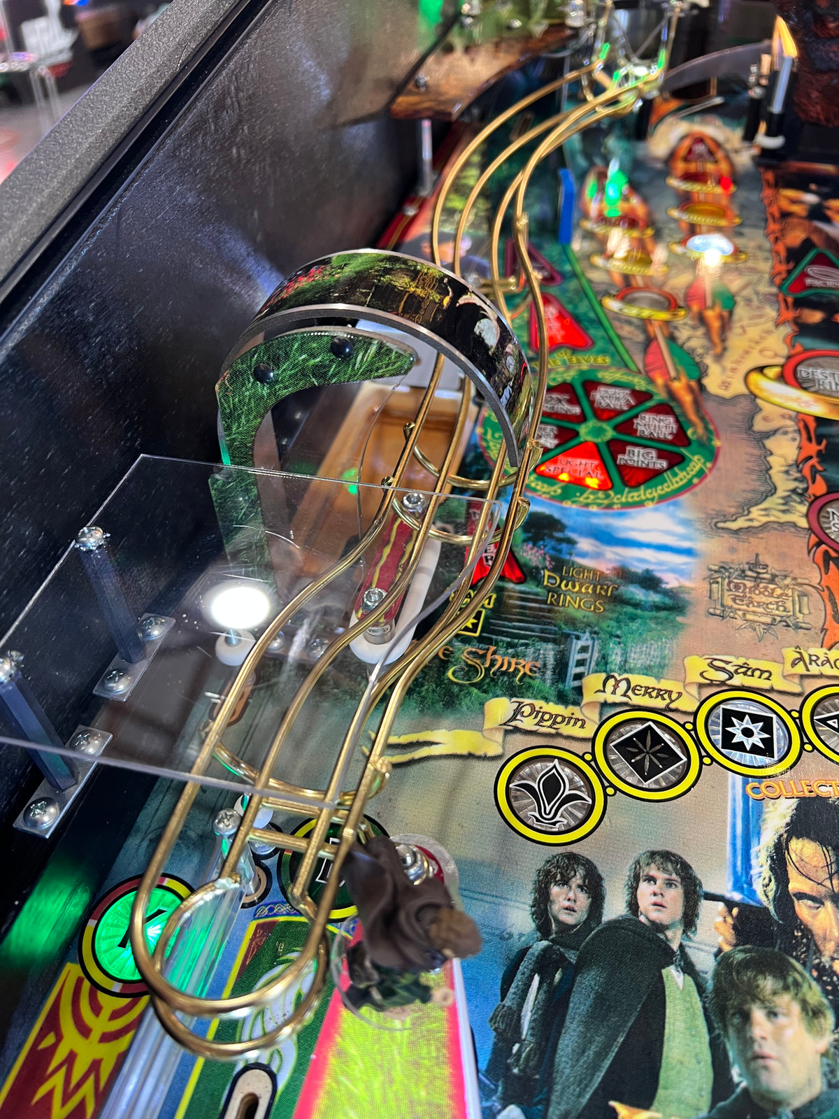 LORD OF THE RINGS - 2003 Stern Pinball Machine - VERY NICE GAME - SO SO SO NICE! HUO - Just in from it's original owner - Just Shopped - LEDS - WORKS 100%