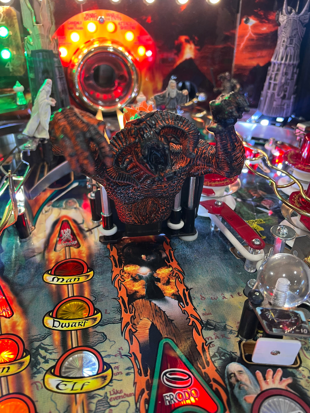 LORD OF THE RINGS - 2003 Stern Pinball Machine - VERY NICE GAME - SO SO SO NICE! HUO - Just in from it's original owner - Just Shopped - LEDS - WORKS 100%
