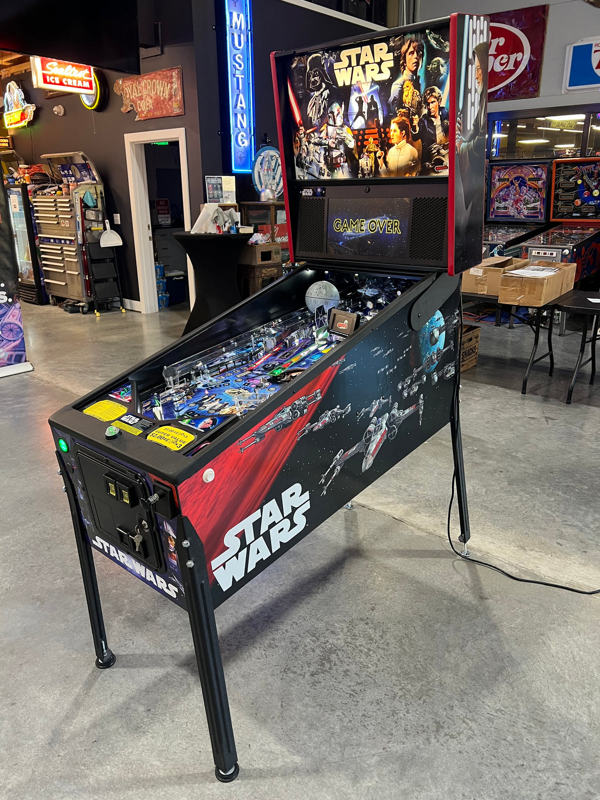 STAR WARS PRO - 2017 Stern Pinball Machine - WORKS 100% - Like Brand New - Less than 300 Plays!!!