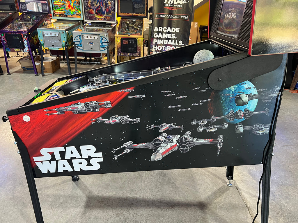 STAR WARS PRO - 2017 Stern Pinball Machine - WORKS 100% - Like Brand New - Less than 300 Plays!!!