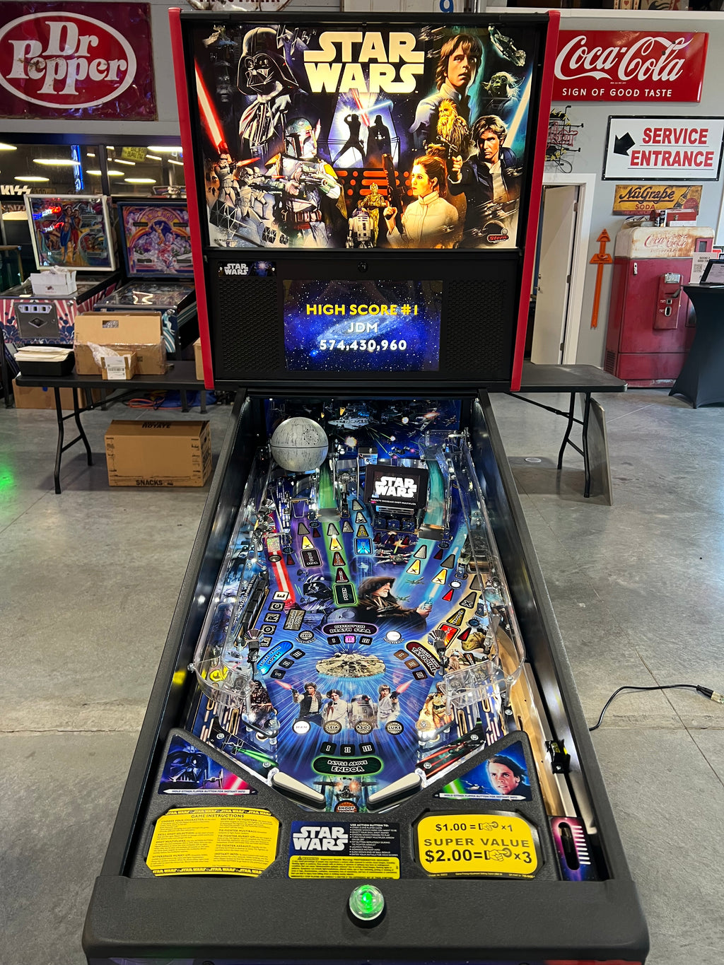 STAR WARS PRO - 2017 Stern Pinball Machine - WORKS 100% - Like Brand New - Less than 300 Plays!!!
