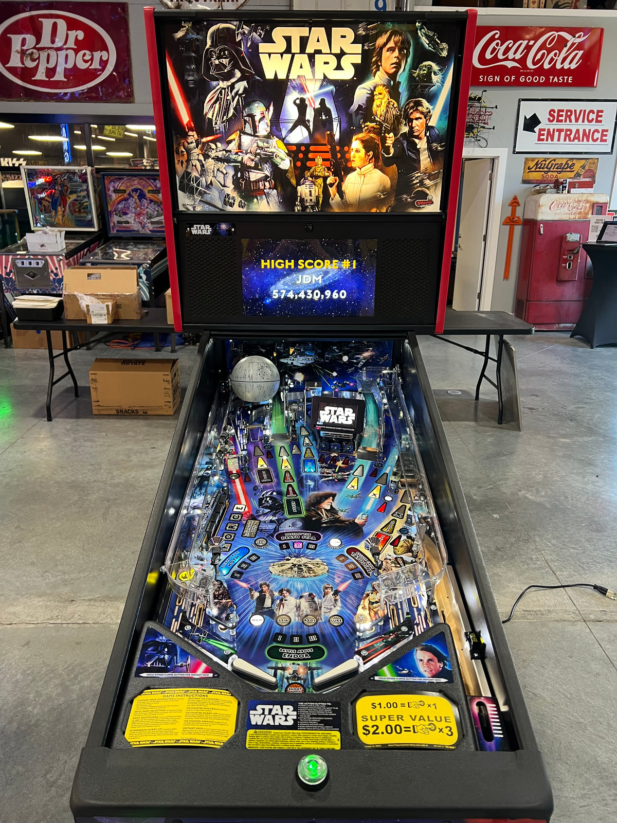 STAR WARS PRO - 2017 Stern Pinball Machine - WORKS 100% - Like Brand New - Less than 300 Plays!!!