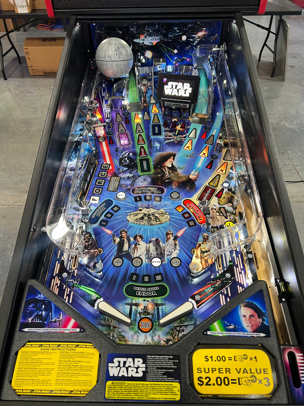 STAR WARS PRO - 2017 Stern Pinball Machine - WORKS 100% - Like Brand New - Less than 300 Plays!!!